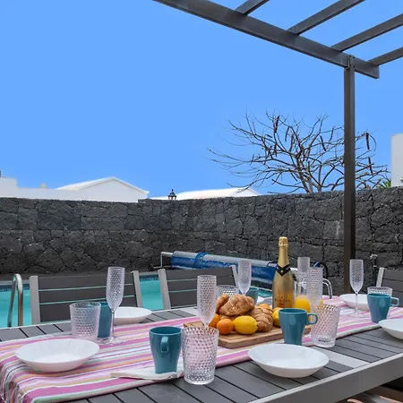Casa Rosa * Playa Blanca