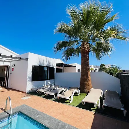 Casa Rosa * Playa Blanca